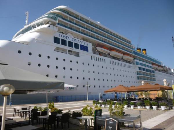 19 φορές θα πιάσει Καλαμάτα το "Costa Neoromantica" μέσα στο 2016