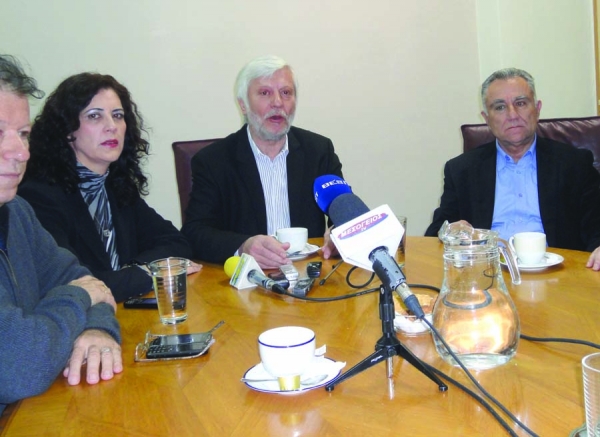 Αφού πρώτα καμάρωνε για συγχαρητήρια από Χαν: Επιχείρηση Τατούλη για προσέγγιση Σαμαρά