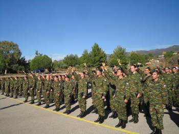 Ορκίστηκαν 550 οπλίτες στο 9ο Σύνταγμα Πεζικού Καλαμάτας (βίντεο και φωτογραφίες)