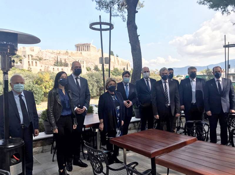 Χρυσομάλλης με τον Ισραηλινό υπουργό Περιφερειακής Συνεργασίας