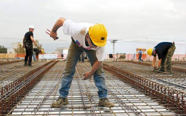 Η προπαγάνδα δεν κατασκευάζει δρόμους