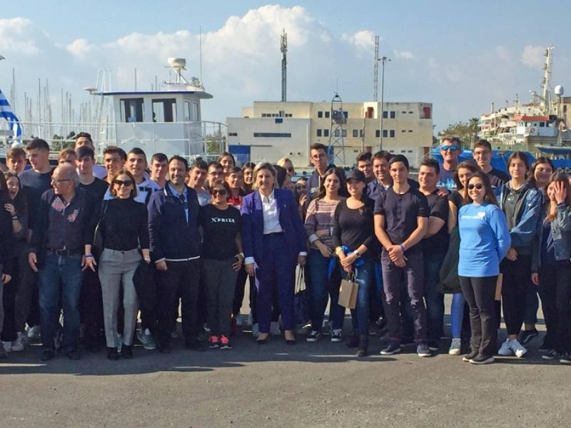 Η Αλειφέρη ενημερώθηκε για το πρόγραμμα Shell Ocean Discovery XPRIZE στο λιμάνι της Καλαμάτας