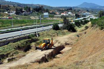 Απολύουν εργαζόμενους από τα εργοτάξια της Ολυμπίας Οδού