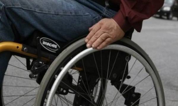 Ερανος για την αγορά αναπηρικού αμαξιδίου στα Φιλιατρά