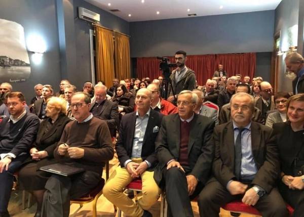 Συναντήσεις Νίκα σε Λουτράκι και Κορώνη