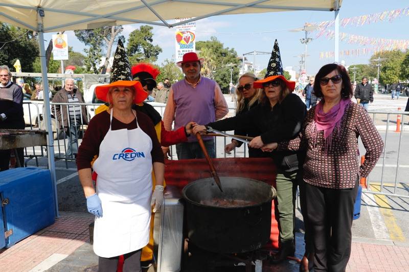 Τσικνοπέμπτη στη Μεσσήνη και το παραδοσιακό λιώσιμο του παστού (βίντεο-φωτογραφίες)