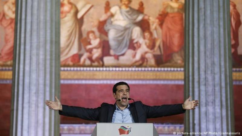 Handelsblatt: Ο Τσίπρας, αντί να κάνει μεταρρυθμίσεις, δίνει προεκλογικά δώρα