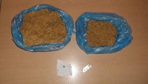 Πάνω από 1 κιλό και ναρκωτικά οδήγησαν στο κρατητήριο δυο άτομα στην Κορινθία