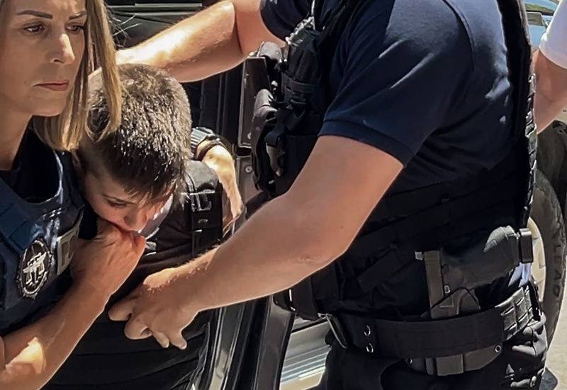 Ειρήνη Μουρτζούκου: Έλαβε προθεσμία για να απολογηθεί την Κυριακή - «Φόνισσα», «σίχαμα» φώναζε ο κόσμος όταν έφτασε στα δικαστήρια (Βίντεο)