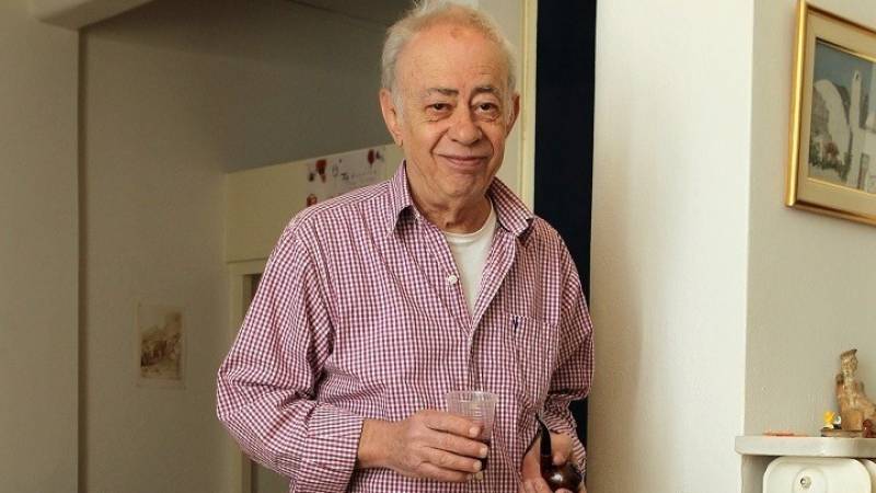 Πώς ο Βασίλης Αλεξάκης έζησε ανάμεσα σε δύο γλώσσες