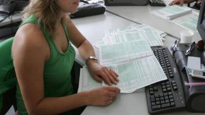 Φορολογικές δηλώσεις 2023: Σε 8 δόσεις ο φόρος εισοδήματος, ποιοι κερδίζουν έκπτωση 3%