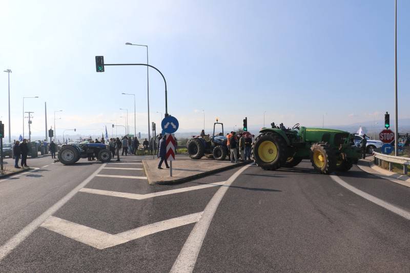 Αποκλείουν σήμερα τον αυτοκινητόδρομο στον κόμβο του “Πράκτικερ”: Επιμένουν στις κινητοποιήσεις οι αγρότες της Μεσσηνίας