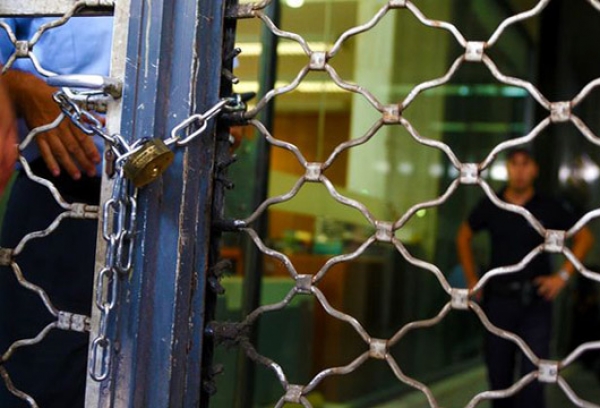 Αύξηση της ανεργίας κατά 5,38% στην Πελοπόννησο - 30% πάνω τα λουκέτα σε εμπορικά