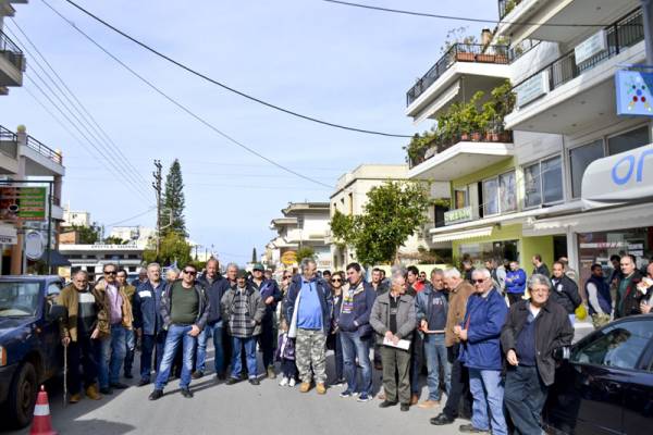 Αγρότες της Τριφυλίας στο Δασαρχείο Κυπαρισσίας