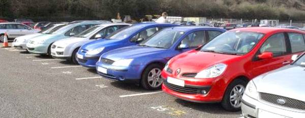 Τα κατασχεμένα αυτοκίνητα δεν χωρούν στα πάρκινγκ των αστυνομικών υπηρεσιών