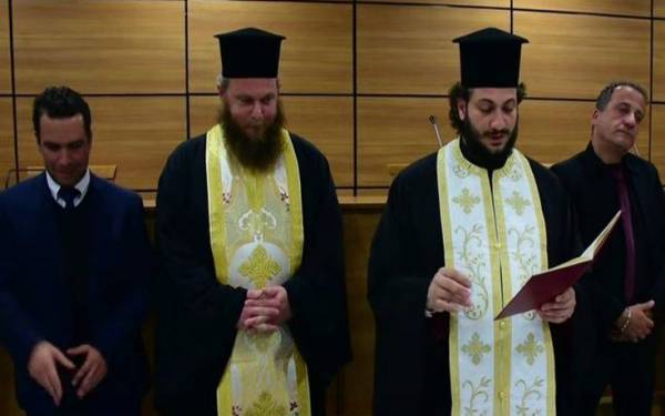 Πρωτοχρονιάτικη πίτα έκοψαν οι νεκροθάφτες της Πελοποννήσου (Βίντεο)