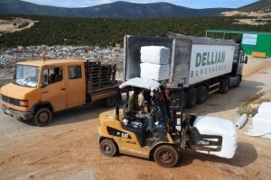 Σκουπιδοπόλεμος δημάρχων με Τατούλη