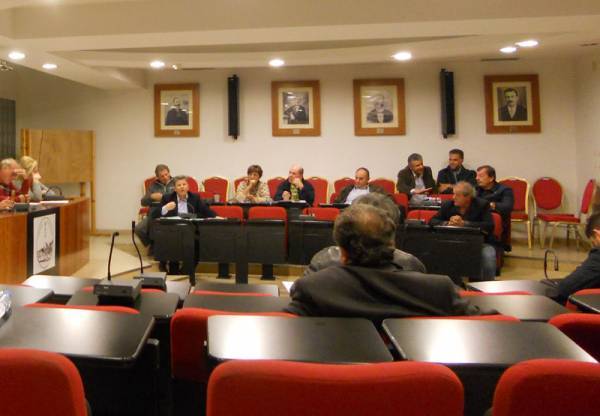 Η έλλειψη αδρανών καθυστερεί τους αγροτικούς δρόμους στο Δήμο Μεσσήνης