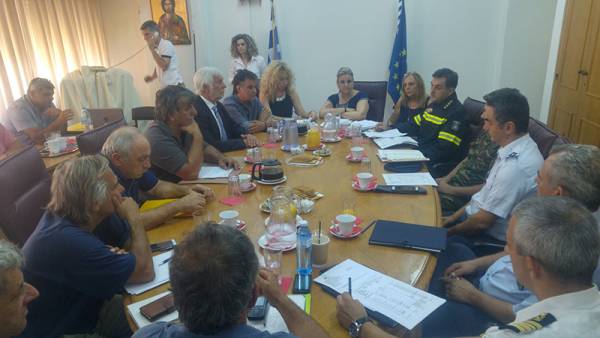 Συγκεντρωτισμός για να κοντύνει την Αλειφέρη: Παιχνίδια εξουσίας Τατούλη με πυρκαγιές (βίντεο)