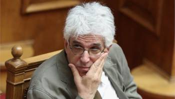 Επεκτείνεται και στα ομόφυλα ζευγάρια το σύμφωνο συμβίωσης