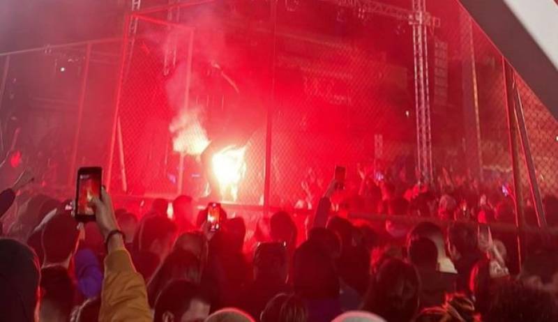 Παύλος Φύσσας: Χιλιάδες κόσμου στη συναυλία - αφιέρωμα, παραμονή των γενεθλίων του (βίντεο)