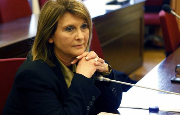 Βούλτεψη: Ύβρις να ασχολούμαστε όλη μέρα με τις καθαρίστριες όταν υπάρχουν 1,5 εκατ. άνεργοι