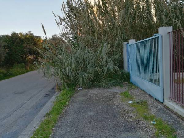 Απροσπέλαστο πεζοδρόμιο