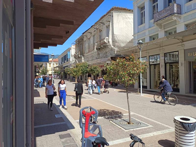 Αυξημένη κίνηση στα εμπορικά