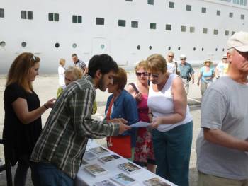 Το κρουαζιερόπλοιο "Thomson Majesty" με 1.416 τουρίστες στην Καλαμάτα (φωτογραφίες)