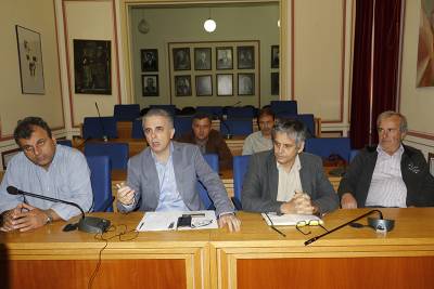 Διευκρινίσεις για Ναυαρίνου αλλά λέξη για Μπεχράκη από τον Μάκαρη