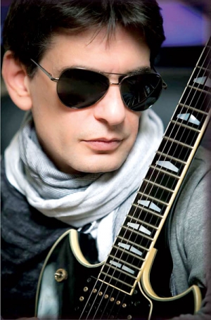 Ο Μιχάλης Ρακιντζής μιλά στην "Ε" για την αποψινή του εμφάνιση στην Καλαμάτα