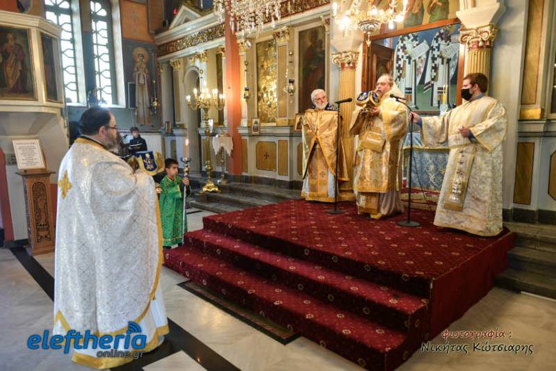 Καλαμάτα: Λειτούργησε στον ναό Αναλήψεως ο μητροπολίτης Καρθαγένης Μελέτιος (φωτογραφίες)