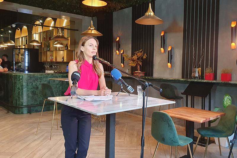 Eφη Αχτσιόγλου: Να αποχωριστούμε κάθε είδους ταμπέλες- Θέλω ένα έργο που να απαντά στις αγωνίες των ανθρώπων και θα δίνει προοπτική