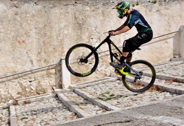 Ο Δήμος Τριφυλίας για τα έπαθλα στο Kyparissia Urban Downhill Race