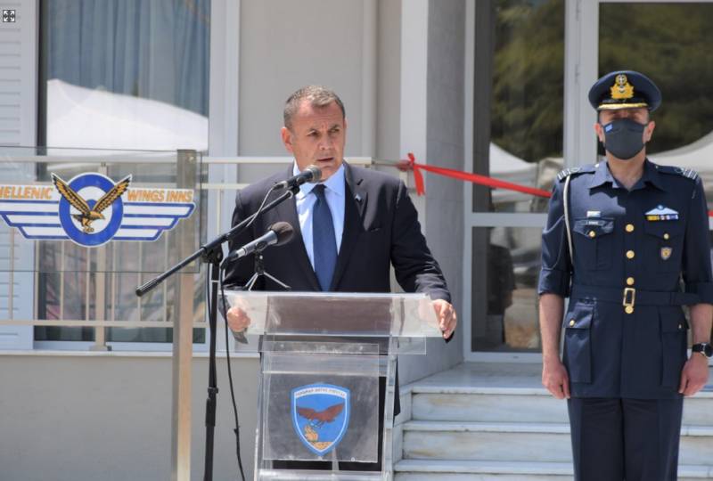 “Εν κρυπτώ” στην 120 ΠΕΑ ο υπουργός Άμυνας