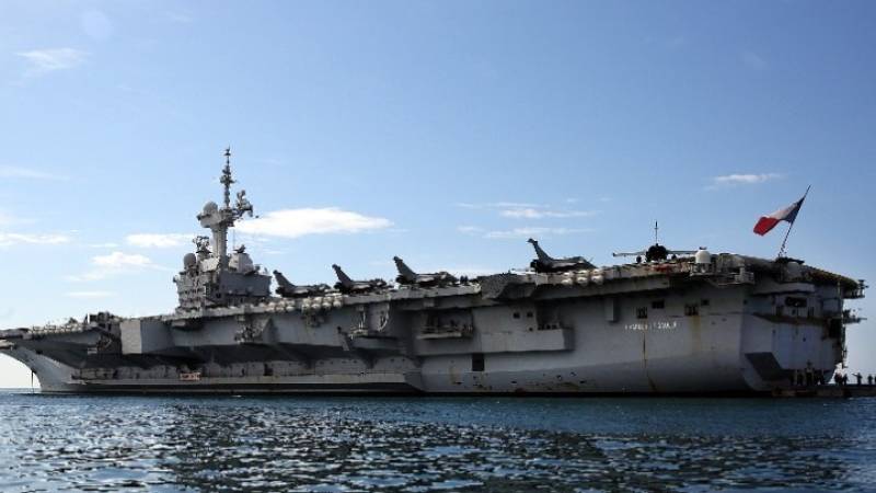 Στον Όρμο Φαλήρου το αεροπλανοφόρο «Σαρλ ντε Γκολ» - Λοράνς Αουέρ