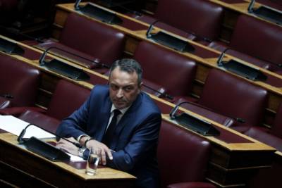 Υπό διάλυση οι Σπαρτιάτες μετά τις 3 διαγραφές – Στίγκας: «Έπαιρναν οδηγίες από τον Κασιδιάρη» (βίντεο)