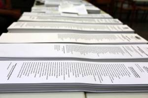 Στην τελικά ευθεία τα ψηφοδέλτια των κομμάτων: Παζάρια και ζυμώσεις αλλά με τα ίδια υλικά