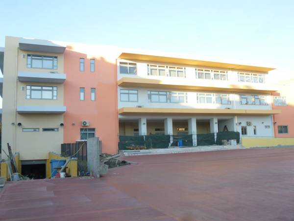 Σε εξέλιξη οι εργασίες για το προαύλιο του 8ου Δημοτικού Καλαμάτας