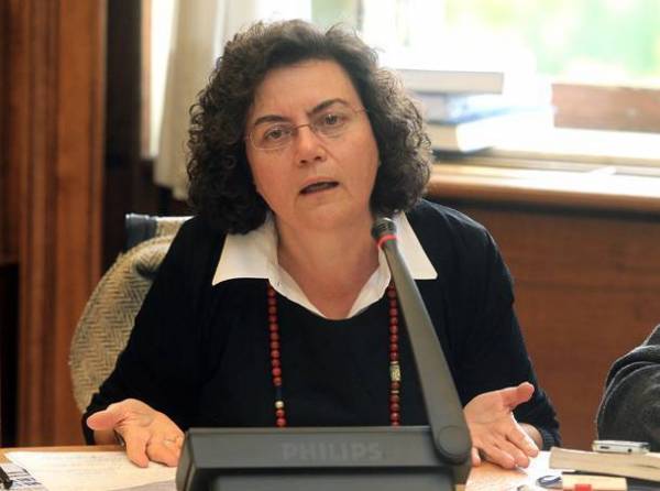 Ν. Βαλαβάνη: &quot;Ουδέποτε ανακατεύτηκα με τη διαχείριση των χρημάτων της μάνας μου&quot;
