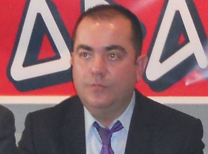 «Φεγγαράκι μου λαμπρό…». Οταν οι αρνητές του "κρυφού σχολειού" μας μαθαίνουν ιστορία μέσα από εφημερίδες