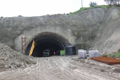 Δουλεύεται η σήραγγα στην παράκαμψη Πεταλιδίου