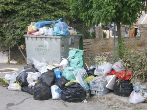 Σωροί σκουπιδιών στην Κυπαρισσία