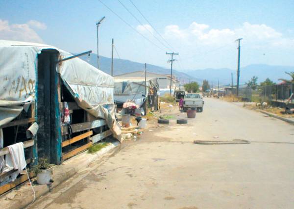 Επτά χρόνια μετά την επίσκεψη Δένδια