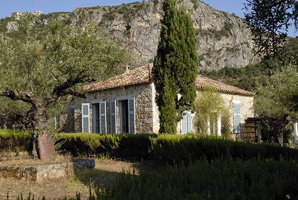 Μελέτη για καλλιτεχνικό σταθμό στο σπίτι του Πάτρικ Λη Φέρμορ από το Ιδρυμα "Νιάρχου"