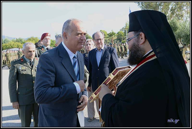 Λαμπρόπουλος: «10 λόγοι για να μην φύγει το στρατόπεδο από την Καλαμάτα»