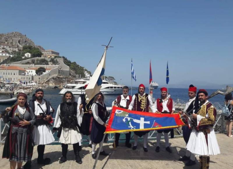 Στην Υδρα οι “Ελληνομνήμονες”