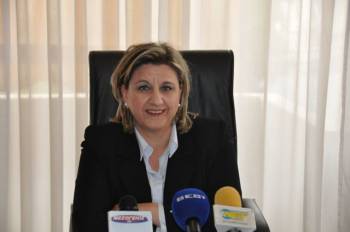 Εντονη διαμαρτυρία της Αλειφέρη για το σύνθημα "ΕΑΜ - ΕΛΑΣ - Μελιγαλάς" στη συγκέντρωση για την ΕΡΤ