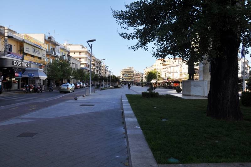 Εγκριση για διακοσμητικά και ανεμοφράκτες στην κεντρική πλατεία Καλαμάτας