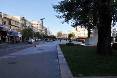 Εγκριση για διακοσμητικά και ανεμοφράκτες στην κεντρική πλατεία Καλαμάτας